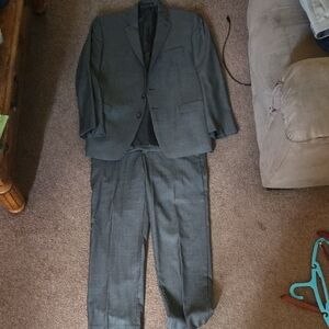 Calvin Klein Gray Business Professional Suit 40R 32/32